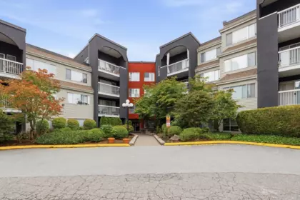 210 5700 200th Street, Langley, BC, Langley — Apartment/Condo for sale