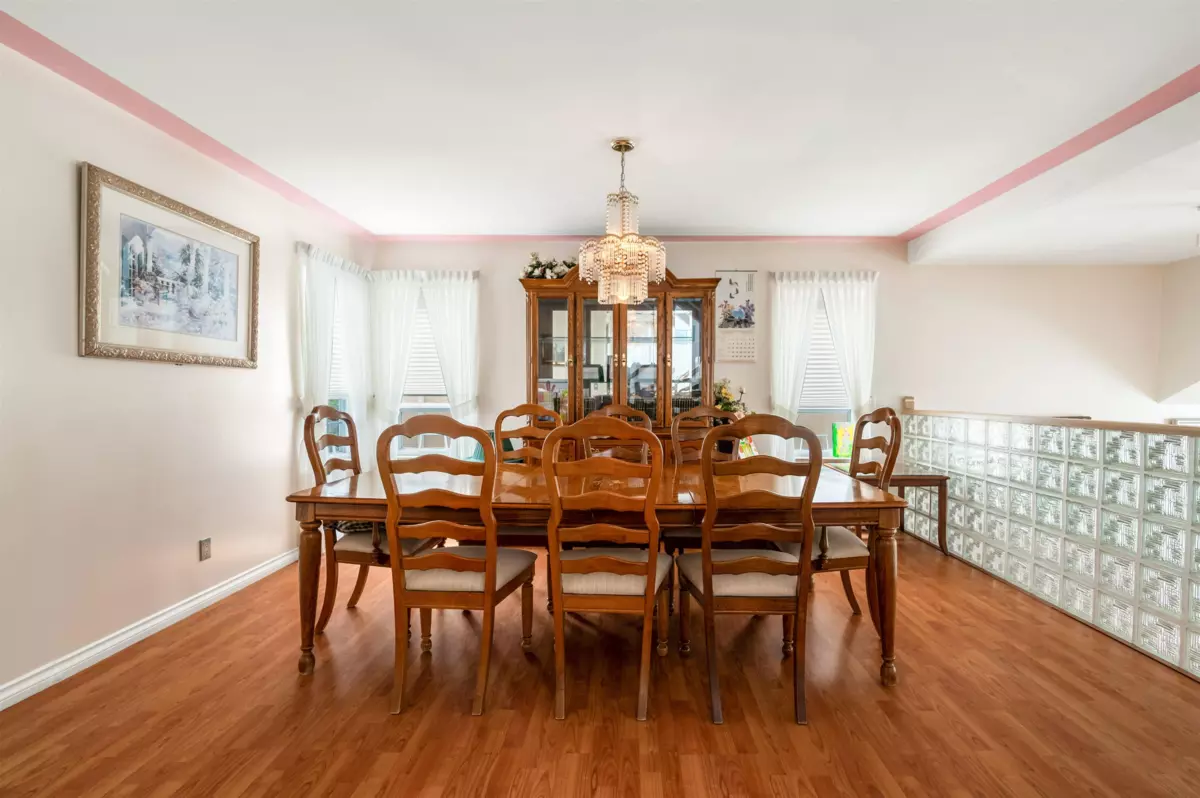 Dining Area Photo of 116 Ravine Drive, Port Moody, BC