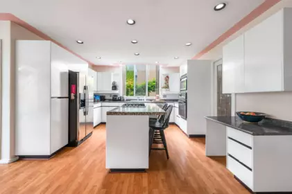 Breakfast Nook Photo of 116 Ravine Drive, Port Moody, BC