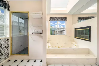 Powder Room Photo of 116 Ravine Drive, Port Moody, BC