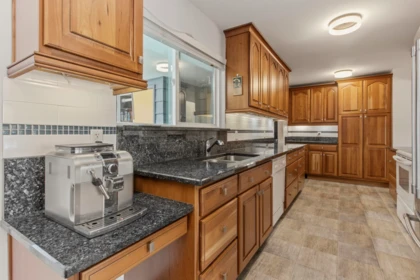 40356 Hood Road, Squamish, BC, Squamish — Single Family Residence for sale