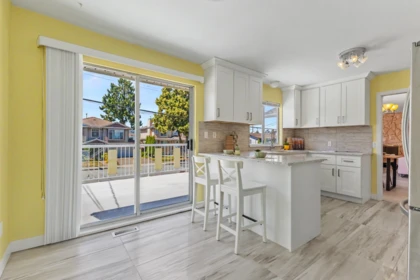Kitchen Island Photo of 7622 17th Avenue, Burnaby, BC