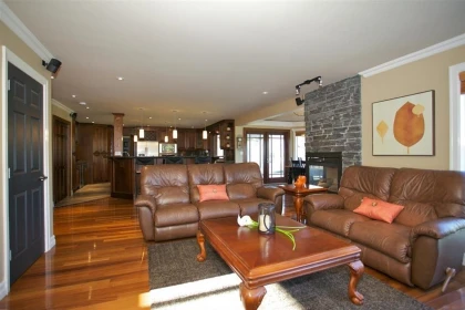 Kitchen Photo of 18171 72 Avenue, Surrey, BC