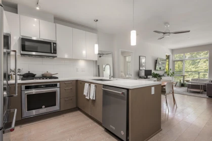 206 28 E Royal Avenue, New Westminster, BC, New Westminster — Apartment/Condo for sale