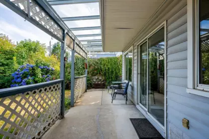 Garden / Landscaping Photo of 240 E Eighth Avenue, New Westminster, BC