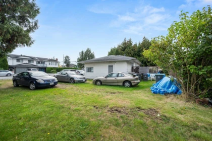 Kitchen Photo of 12411 78 Avenue, Surrey, BC