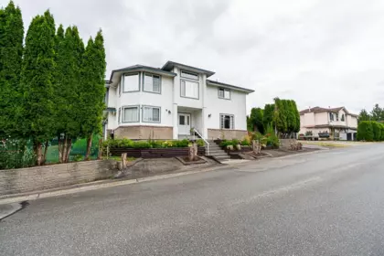 Hallway Photo of 23161 123a Avenue, Maple Ridge, BC