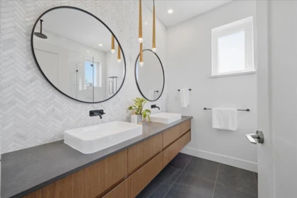 Powder Room Photo of 2137 E 2nd Avenue, Vancouver, BC