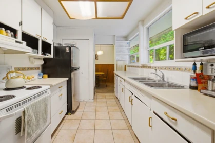 1463 Avonlynn Crescent, North Vancouver, BC, North Vancouver — Single Family Residence for sale