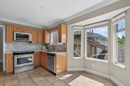 Kitchen Photo of 203 6875 121 Street, Surrey, BC