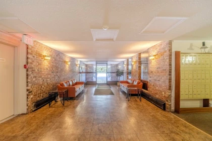 Entry Foyer Photo of 317 32175 Old Yale Road, Abbotsford, BC