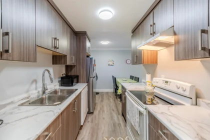 Kitchen Island Photo of 317 32175 Old Yale Road, Abbotsford, BC