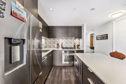 Kitchen Island Photo of 1609 111 E 1st Avenue, Vancouver, BC