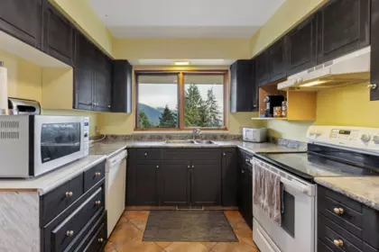 Pantry Photo of 556 Ballantree Road, West Vancouver, BC