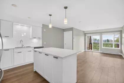 Kitchen Photo of 311 22562 121 Avenue, Maple Ridge, BC