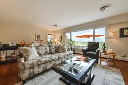 Kitchen Island Photo of 34332 Norrish Avenue, Mission, BC