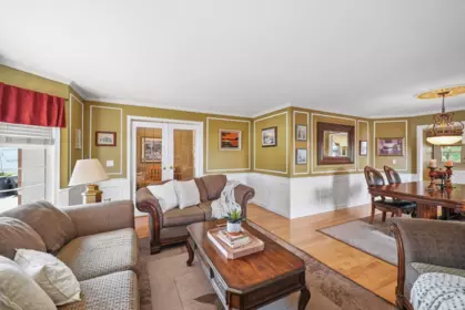 Family Room Photo of 18555 57 Avenue, Surrey, BC