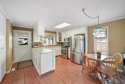 Kitchen Photo of 18555 57 Avenue, Surrey, BC