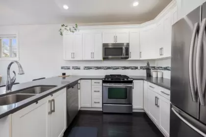 Breakfast Nook Photo of 8 3266 147 Street, Surrey, BC