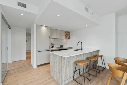 Kitchen Island Photo of 703 755 Harbourside Drive, North Vancouver, BC