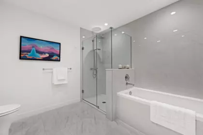 Hallway Photo of 208 707 E 3 Street, North Vancouver, BC