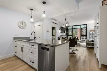 608 120 Esplanade Avenue, Harrison Hot Springs, BC, Harrison Hot Springs — Apartment/Condo for sale