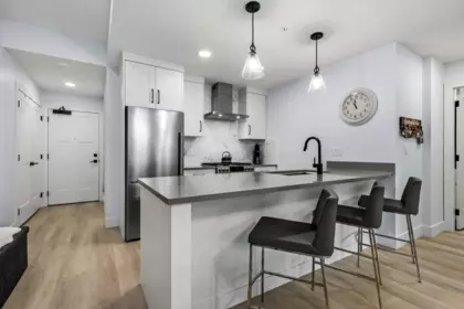 608 120 Esplanade Avenue, Harrison Hot Springs, BC, Harrison Hot Springs — Apartment/Condo for sale
