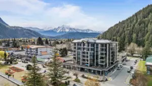 608 120 Esplanade Avenue, Harrison Hot Springs, BC