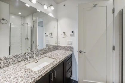 Hallway Photo of 411 405 Skeena Street, Vancouver, BC