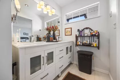 Entry Foyer Photo of 35 2561 Runnel Drive, Coquitlam, BC