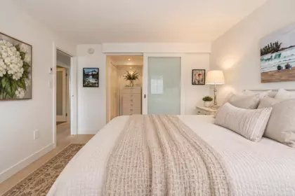 Office / Den Photo of 807 150 24th Street, West Vancouver, BC