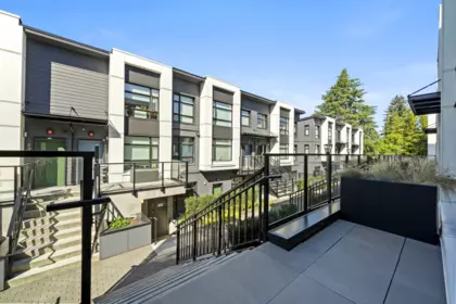 Swimming Pool Photo of 225 1010 W 47th Avenue, Vancouver, BC