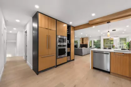 Breakfast Nook Photo of 11 2425 Edgemont Boulevard, North Vancouver, BC