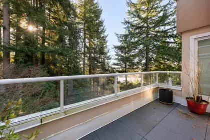 Hallway Photo of 11 2425 Edgemont Boulevard, North Vancouver, BC
