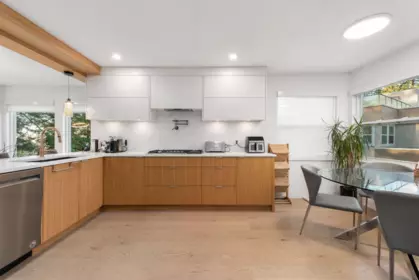 Kitchen Island Photo of 11 2425 Edgemont Boulevard, North Vancouver, BC