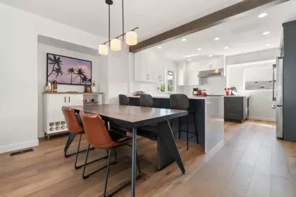 Kitchen Island Photo of 5892 Glendale Drive, Chilliwack, BC