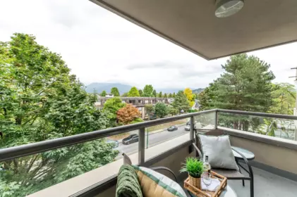 Front Yard Photo of 404 4160 Albert Street, Burnaby, BC