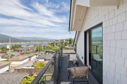 Hot Tub / Spa Photo of 2 2815 Trinity Street, Vancouver, BC