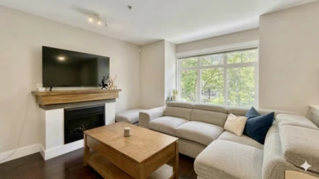 Walk-In Closet Photo of 28 7428 Southwynde Avenue, Burnaby, BC