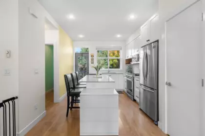 Kitchen Photo of 53 27735 Roundhouse Drive, Abbotsford, BC