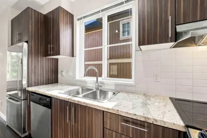 Guest Bathroom Photo of 76 31032 Westridge Place, Abbotsford, BC