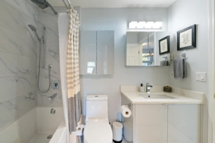 Guest Bathroom Photo of 606 301 Maude Road, Port Moody, BC