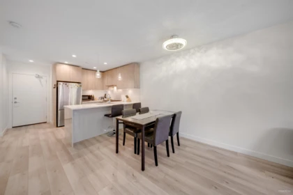 207 128 E 8th Street, North Vancouver, BC, North Vancouver — Apartment/Condo for sale