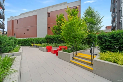 Outdoor Patio Photo of 207 128 E 8th Street, North Vancouver, BC