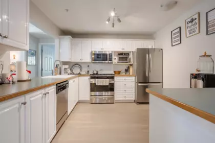 205 6557 121 Street, Surrey, BC, Surrey — Apartment/Condo for sale