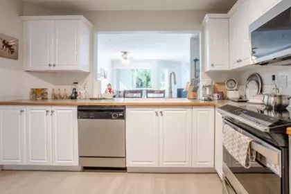 205 6557 121 Street, Surrey, BC, Surrey — Apartment/Condo for sale