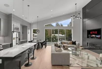 41717 Government Road, Squamish, BC, Squamish — Half Duplex for sale