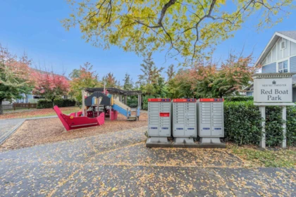 Community Amenities Photo (Clubhouse) of 264 Holly Avenue, New Westminster, BC