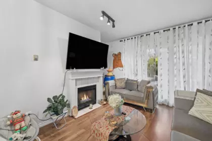 102 2109 Rowland Street, Port Coquitlam, BC, Port coquitlam — Apartment/Condo for sale