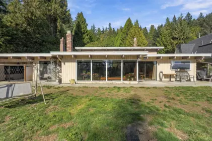 5430 Lawson Road, Sechelt, BC, Sechelt — Single Family Residence for sale